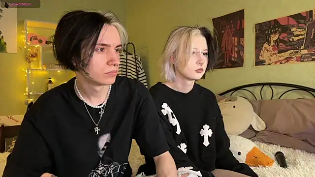 Snapshot of VeryRare_TwinS chatting on October 8, 7:51 pm VeryRare TwinS online show from October 8, 7:51 pm