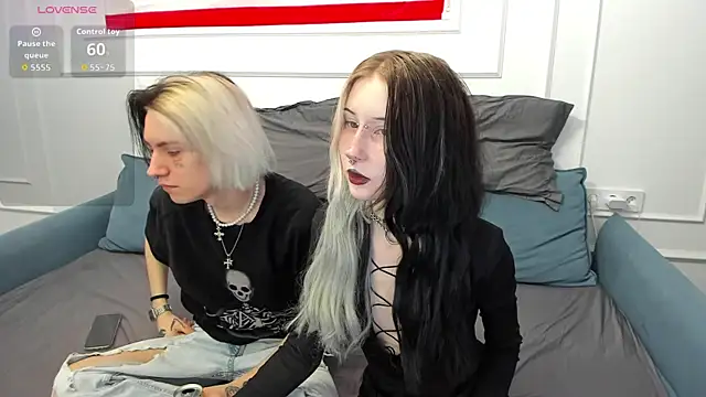 VeryRare TwinS online show from April 19, 11:40 pm