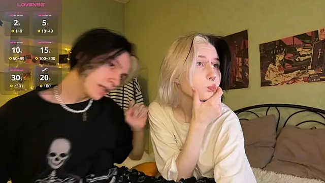 Snapshot of VeryRare_TwinS chatting on October 5, 11:21 pm VeryRare TwinS online show from October 5, 11:21 pm