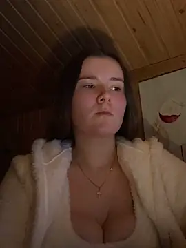 mewKate online show from February 5, 5:49 pm