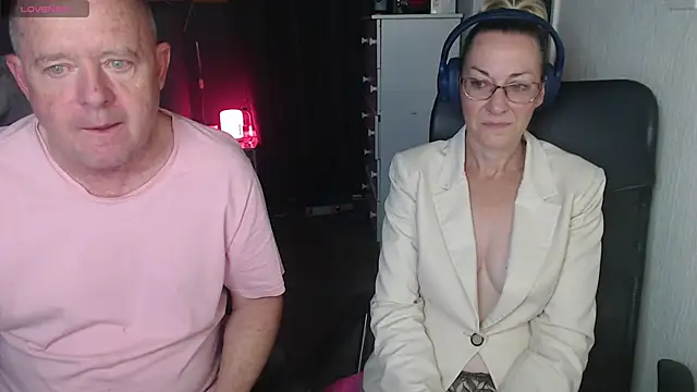 boeslaboes1 online show from December 14, 2:28 am