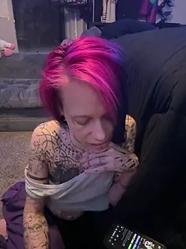 trashbrat online show from March 25, 8:28 am