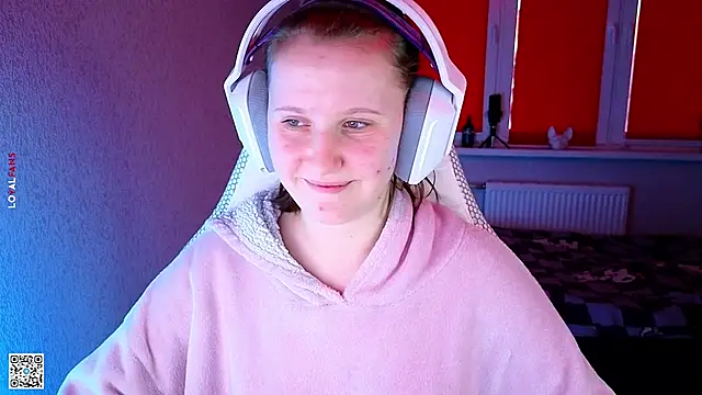 mon lola online show from September 28, 2:55 pm