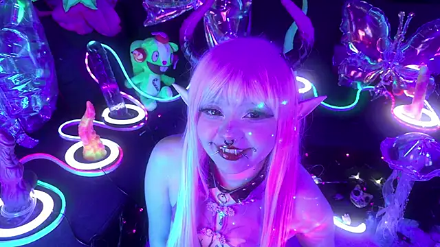 LaytonBox online show from April 19, 4:23 am