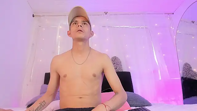 Bonny and carrot online show from November 4, 6:57 pm