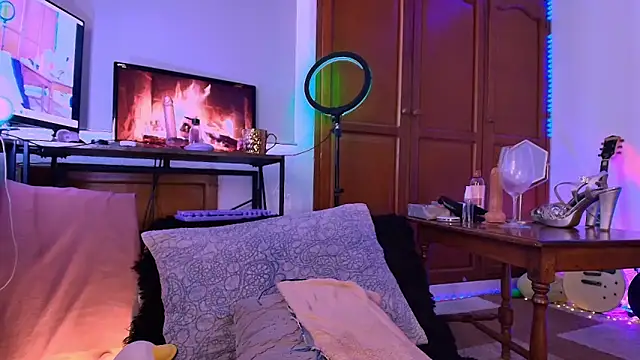 antonelawow online show from April 12, 9:50 pm