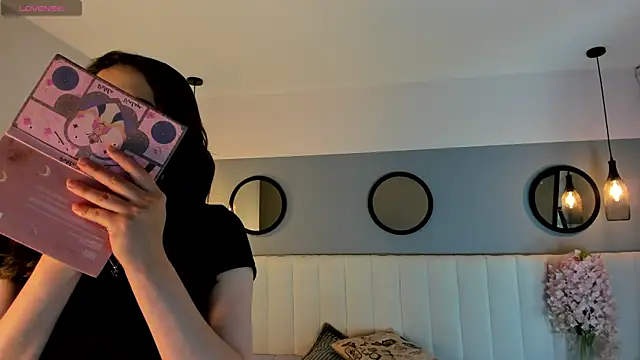 chelsea bolton  online show from March 5, 12:34 pm