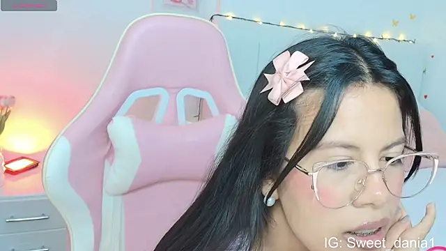 sweet dania  online show from September 29, 3:44 am