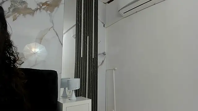 Kim Lennon online show from October 17, 1:36 pm