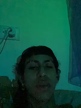 Naicollsxxx online show from April 14, 2:00 am