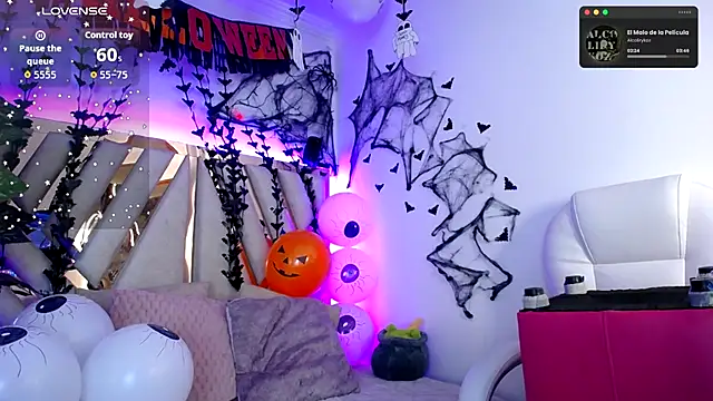 Snapshot of NyxAndria_1 chatting on October 21, 10:03 pm NyxAndria 1 online show from October 21, 10:03 pm