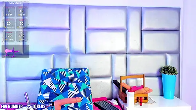 LovelyNickii online show from November 26, 3:46 pm