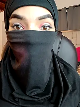 azahara faraah online show from December 18, 8:57 pm