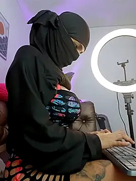 azahara faraah online show from November 11, 7:00 pm