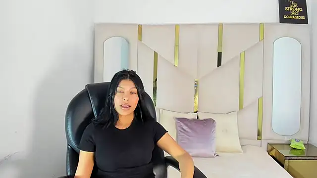 Salmaportman69 online show from February 7, 2:21 pm