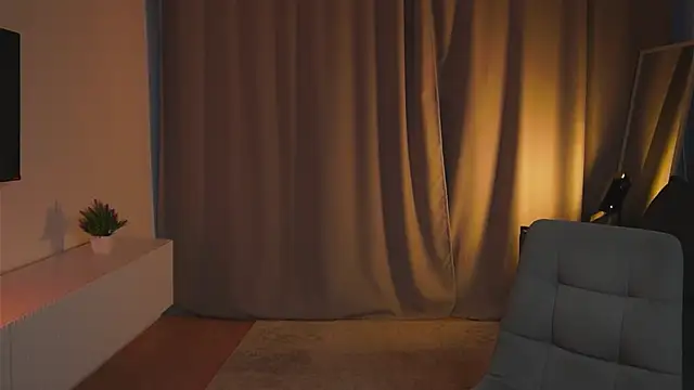 milasmiu online show from November 29, 4:27 am