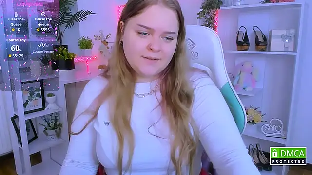 Erica  Alta online show from December 15, 7:02 am