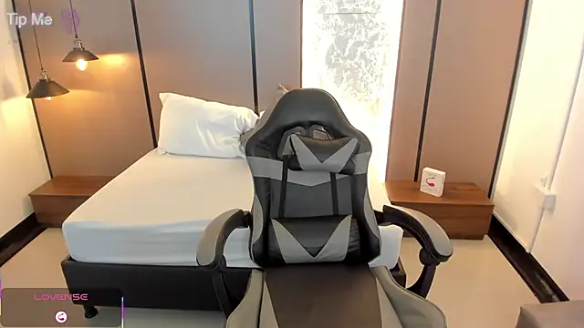 lilly ass  online show from November 1, 2:10 pm