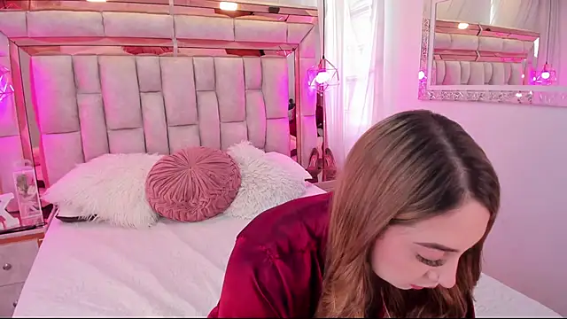 Katalina Evans online show from October 2, 12:10 pm