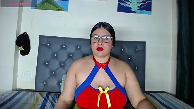 Snapshot of Antonellaa_111 chatting on October 10, 7:13 am Antonellaa 111 online show from October 10, 7:13 am