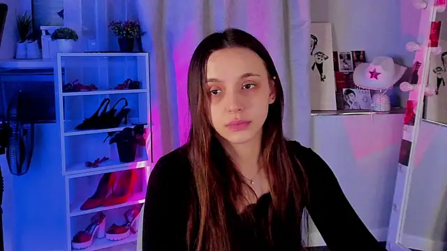 Sahara Shields online show from November 14, 10:37 am