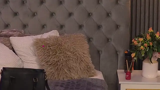 KeylaBlair online show from April 1, 6:27 pm