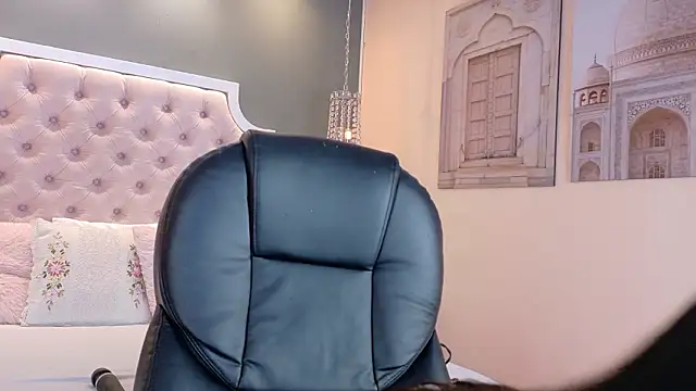 ArianaGolden online show from March 25, 4:10 pm