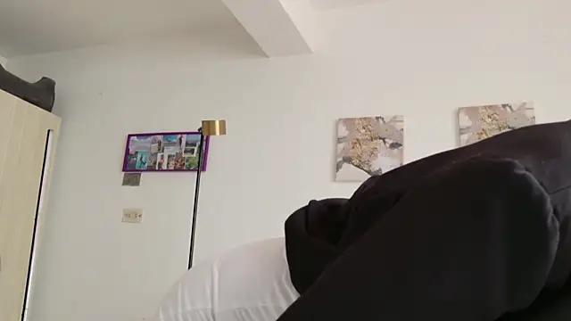 Andrewine89 online show from April 9, 5:40 pm