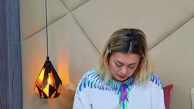 ChloeFrost online show from November 6, 6:19 am