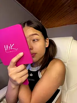 Sofia18 pinkk online show from November 29, 10:36 pm