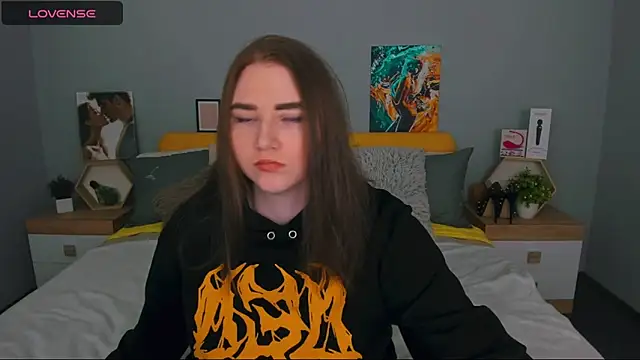 lillyloan4u online show from April 13, 7:25 pm