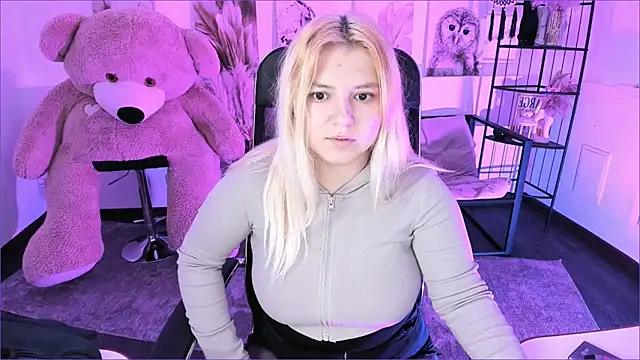 DiaAngell online show from November 30, 11:53 pm