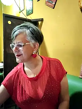 ilonna2025 online show from April 19, 9:17 pm