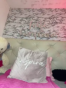 Lili  taylor online show from February 26, 12:53 am