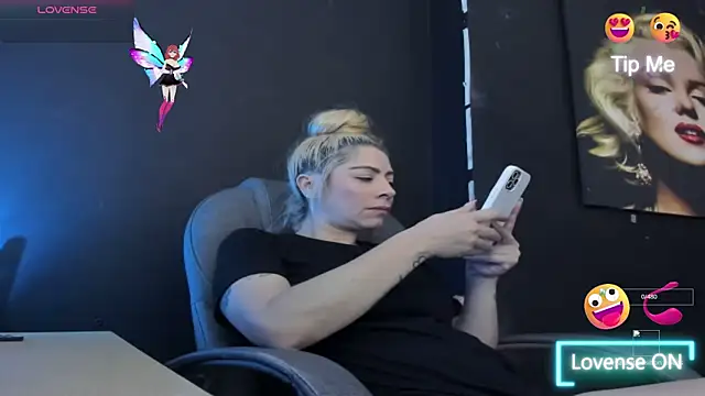 viktoria davis  online show from November 6, 11:54 pm