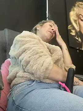 viktoria davis  online show from February 3, 2:53 am