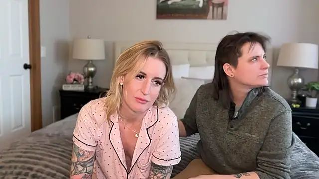 Officiallyonlytams online show from January 16, 6:37 pm