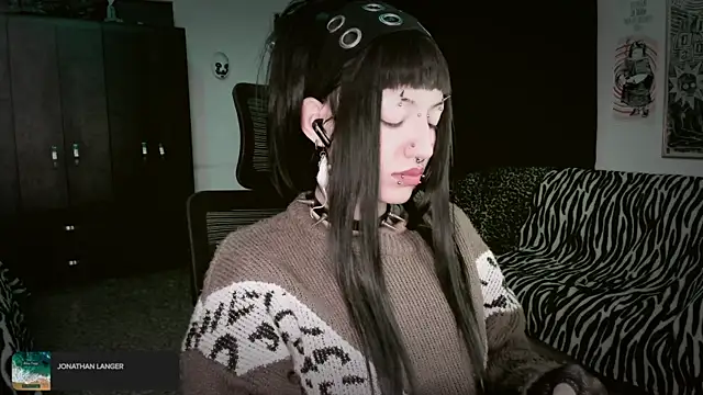 roxy toxic online show from March 31, 1:05 am