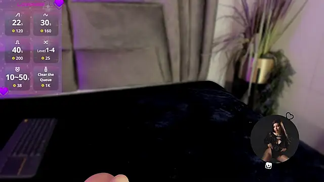 DannaJhonson1 online show from December 5, 8:10 pm