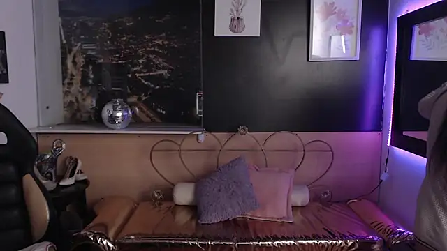 Kitten Cam online show from October 22, 3:22 am