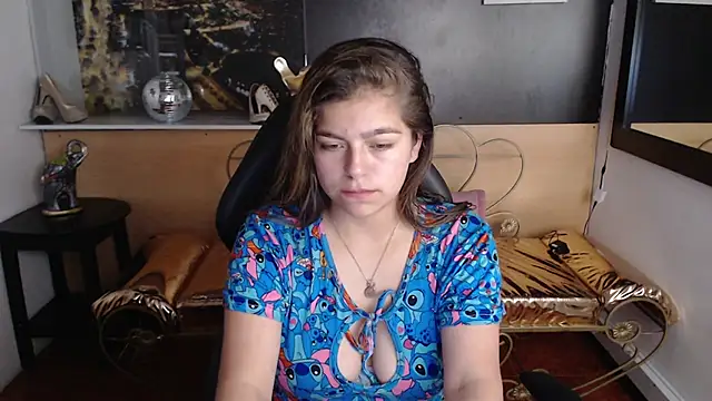 Snapshot of Kitten_Cam chatting on October 19, 12:29 pm Kitten Cam online show from October 19, 12:29 pm