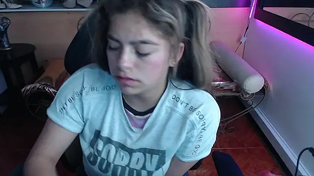 Kitten Cam online show from October 29, 7:01 am