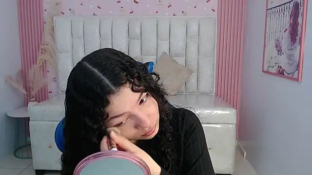 shalon diaz s online show from October 30, 1:34 pm