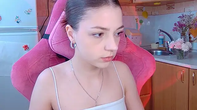 PamBeesly online show from February 21, 9:10 am