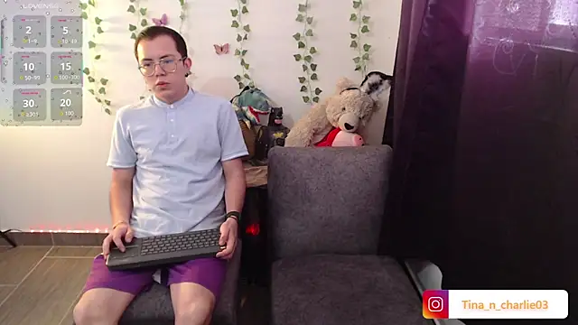 Tina 4 Charlie online show from January 19, 1:40 pm