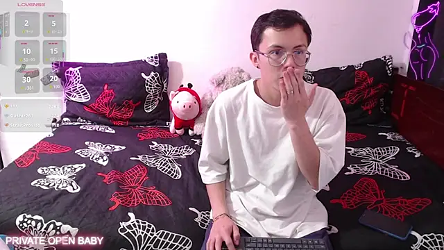 Tina 4 Charlie online show from October 24, 2:57 pm