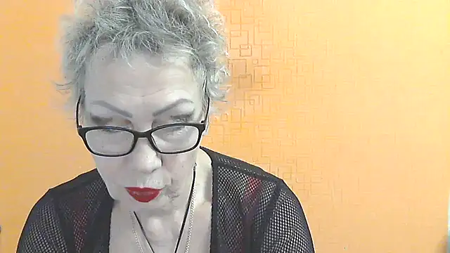 NessyJenixs online show from December 23, 7:45 am