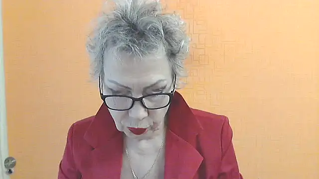 NessyJenixs online show from January 6, 8:18 am