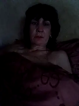 Laura Kiss online show from April 16, 9:39 pm