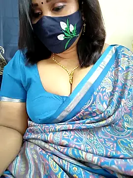 Queenflowerr online show from February 10, 12:41 pm